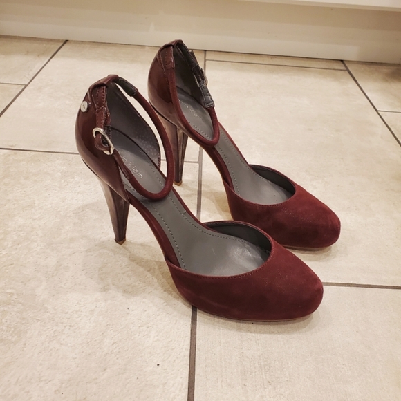 EUC Calvin Klein heel pums shoes - Picture 2 of 7